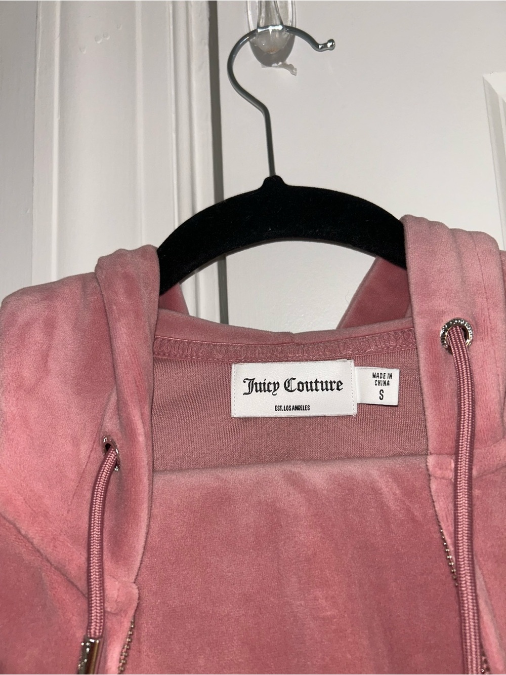 Juicy Couture Pink velvet Hoodie & Pants Set - Picture 3 of 8